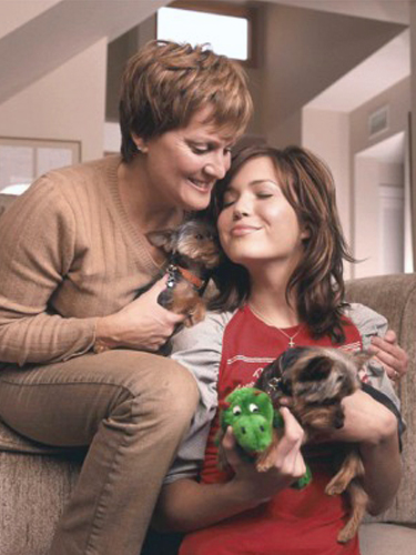 Mandy Moore Pets Teacup Puppies